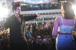 Vijay Deverakonda new updates, Vijay Deverakonda news, vijay deverakonda gets shocked with the huge crowds, Madness