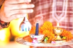 perform puja at home, daily pooja mantras in sanskrit, easy way to perform daily puja at home, Kumkum