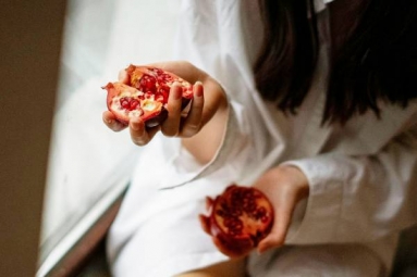 What Happens if you Eat Pomegranate Every Day?