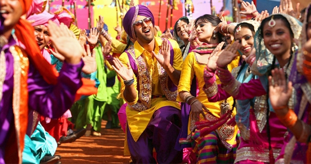 India's first family of film rocks on screen!},{India's first family of film rocks on screen!