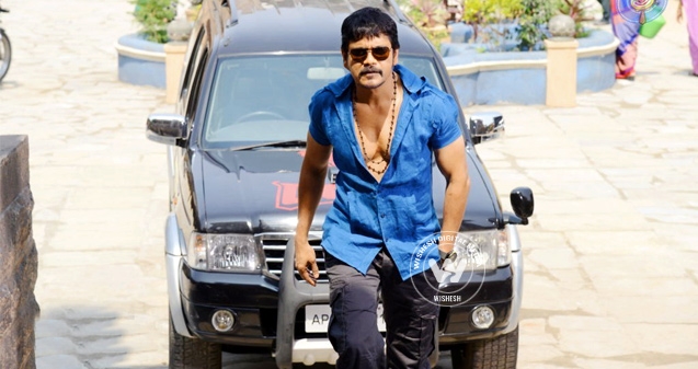 Nagarjuna slips into his Bhai shoes},{Nagarjuna slips into his Bhai shoes