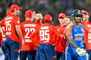 England keeps the T20 series hopes alive against India